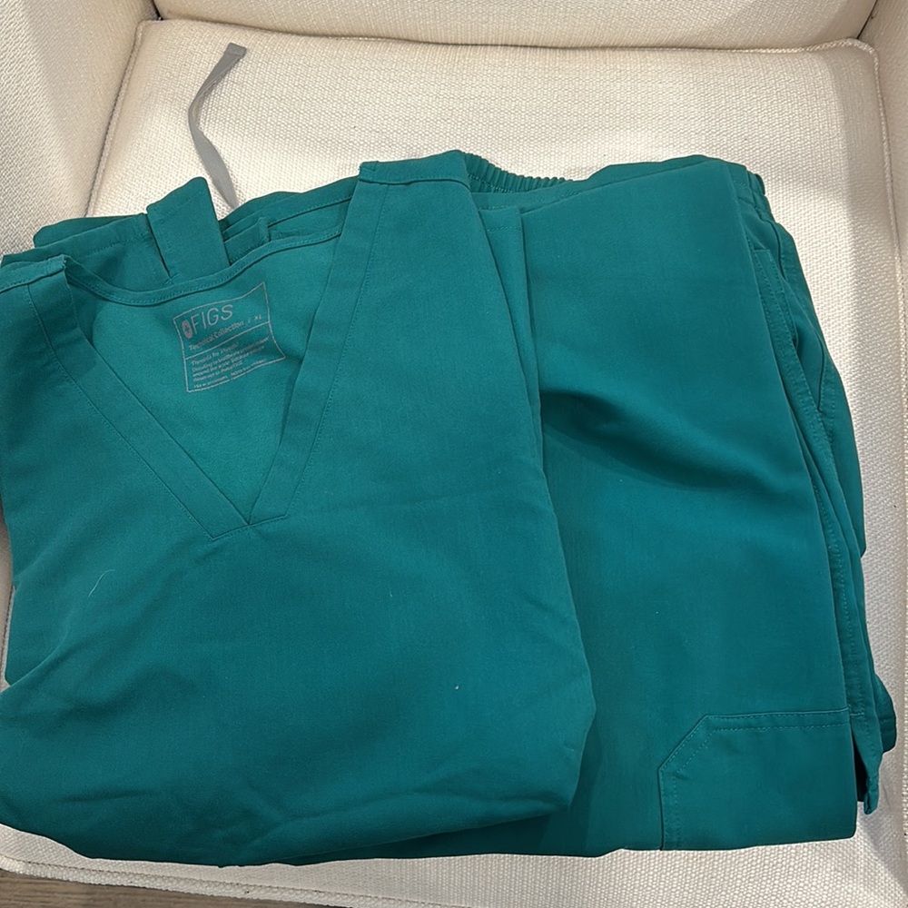 Hunter Green FIGS scrubs